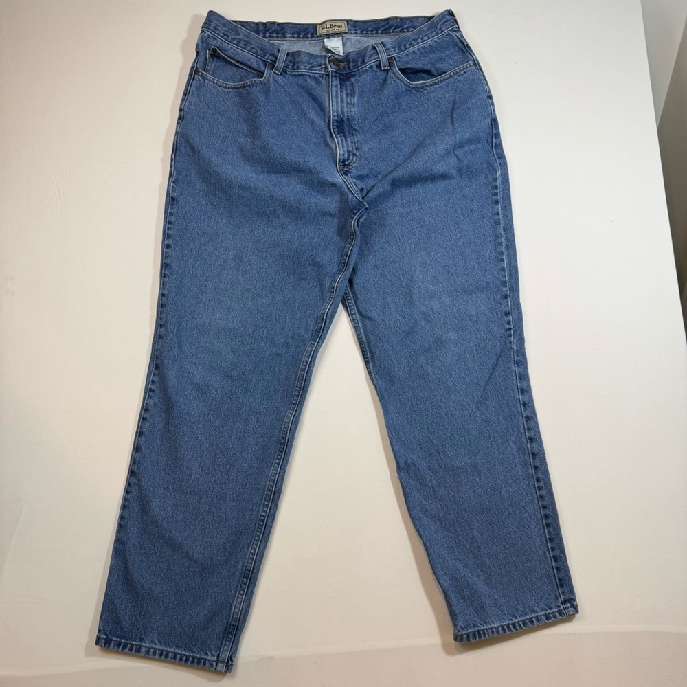 L.L. Bean Jeans Mens 38X 32 Blue Denim Relaxed Fit Straight Medium Wash Cotton